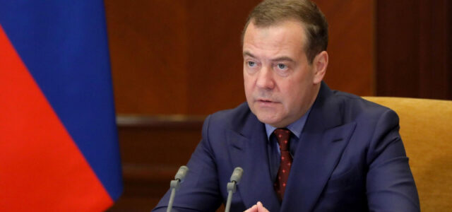 Медведев раскритиковал «сценарии урегулирования» на Украине