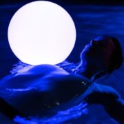 Надо брать лампочку Xiaomi Yeelight