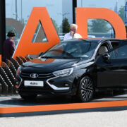 «АвтоВАЗ» не ждет возвращения Renault, заявил Соколов