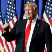 Эксперт назвал введение Трампом пошлин против Китая диалогом с позиции силы
