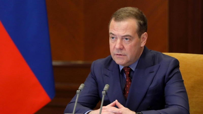 Медведев резко отреагировал на заявления об обмене территориями с Украиной