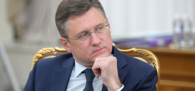 Новак поручил согласовать условия поставок топлива аграриям