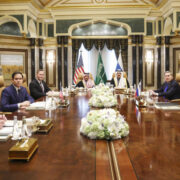 Переговоры России и США стали значительным «шагом вперед», заявил эксперт