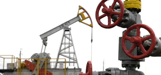 Правительство рассказало о мерах борьбы с «серым» экспортом нефтепродуктов