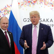 Во Франции выступили с отчаянным призывом после беседы Путина и Трампа