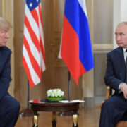 Эксперт назвал телефонный разговор Путина и Трампа историческим