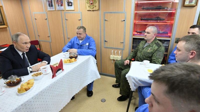 Мощность Мурманского порта планируется нарастить, заявил Путин