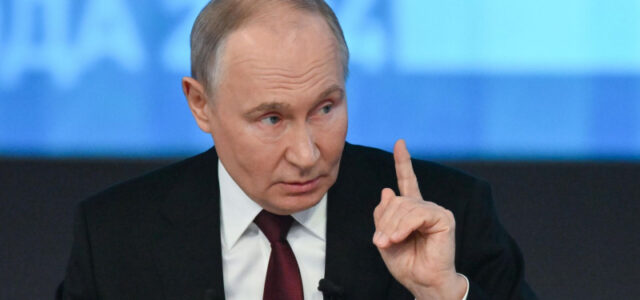 Путин призвал уменьшать административные барьеры в бизнесе