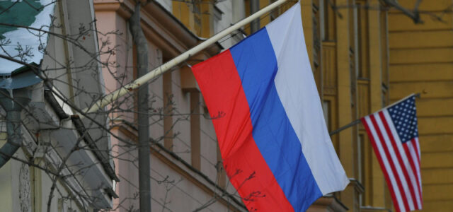 Россия и США ведут экономический диалог, заявил глава РФПИ