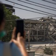 В Таиланда выяснят причины сбоя в смс-оповещении при землетрясении