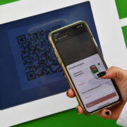ВТБ запустил оплату покупок в Турции по QR-коду