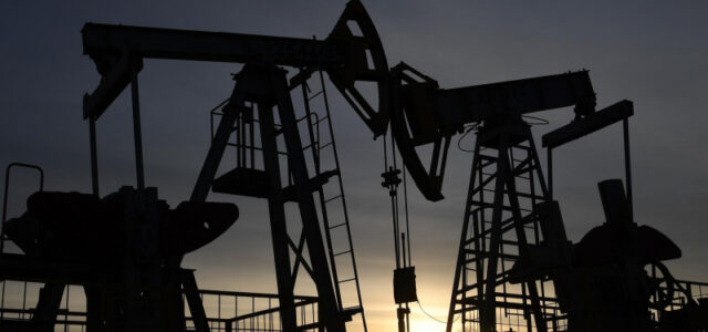 Цена нефти Brent опустилась ниже 66 долларов за баррель