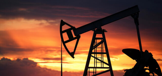 Цены на нефть слабо выросли за первый квартал