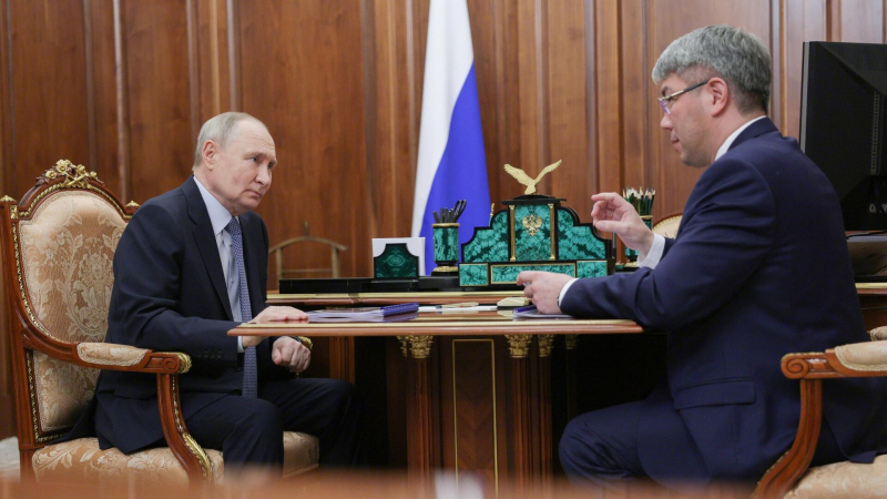 Цыденов рассказал Путину о росте промышленного производства в Бурятии