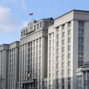 Госдума приняла проект о переносе маркировки импортного алкоголя в Россию