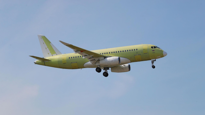 Импортозамещенный Superjet будет сертифицирован в срок, заявили в "Ростехе"