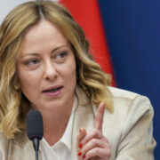 Премьер Италии призвала избегать торговой войны с США