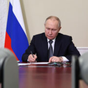 Путин поручил утвердить правила выкупа активов зарубежными компаниями