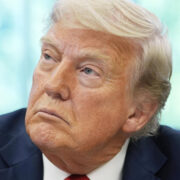 Трамп высмеял конгрессмена за резолюцию о его импичменте