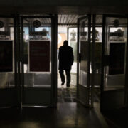 В девяти областях Украины объявили воздушную тревогу