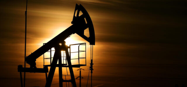 Цена нефти Brent поднялась выше 64 долларов за баррель