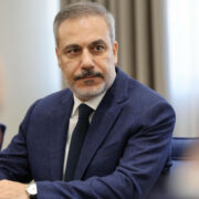 Делегации Москвы и Киева могут скоро встретиться, допустил глава МИД Турции