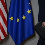 Эксперт оценил экономические потери США и ЕС из-за пошлин