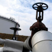 Эксперт оценил перспективы отказа Венгрии и Словакии от российской нефти