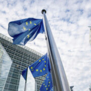 ЕС не намерен выступать в роли посредника в урегулировании на Украине