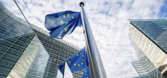 ЕС не намерен выступать в роли посредника в урегулировании на Украине