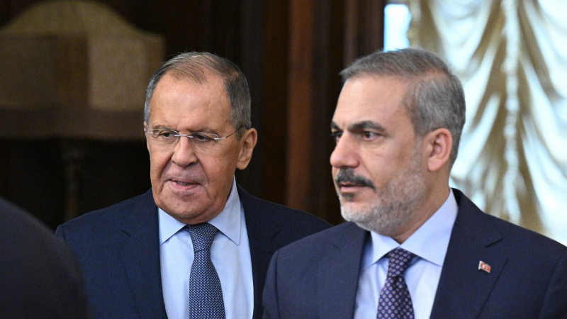 Лавров обсудил с Фиданом обеспечение безопасности газопроводов