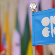 ОПЕК+ увеличила добычу нефти на 475 тысяч баррелей в сутки