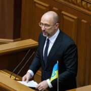 Премьер Украины сообщил о встрече с американскими сенаторами