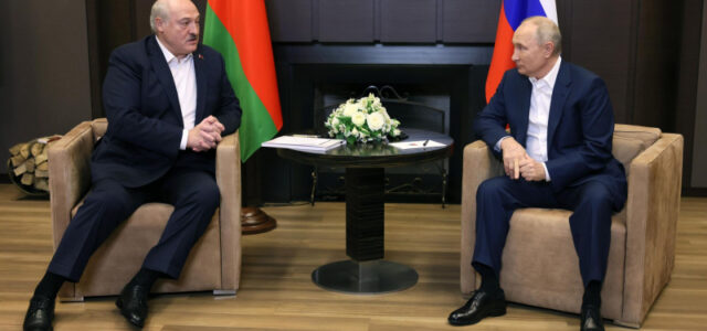Путин обсудил с Лукашенко ситуацию с нехваткой картофеля