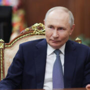 Путин поручил ограничить поставки упаковочных материалов из Азии