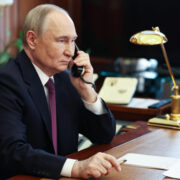 Путин проведет встречу с представителями деловых кругов
