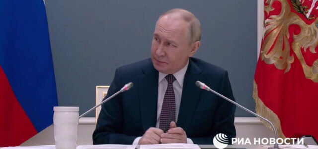 Путин вспомнил пословицу, говоря о странах, мешающих России в ущерб себе