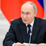 Путин заявил о важности выращивания картошки в России