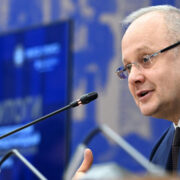 Российский бизнес нужно защитить, заявил Кобяков