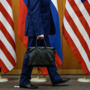 Рубио: США считают безответственным возможный разрыв контактов с Россией