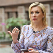 Захарова призвала Украину не слушать «натовских советчиков»