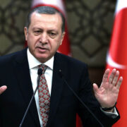 Эрдоган предложил Трампу возобновить переговоры с Ираном, пишет Hürriyet