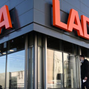 Глава «АвтоВАЗа» рассказал о снижении продаж автомобилей Lada с начала года