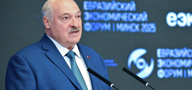Лукашенко призвал ЕАЭС не потерять доставшийся от СССР общий рынок