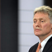 На пленарной сессии ПМЭФ могут обсудить ключевую ставку, допустил Песков