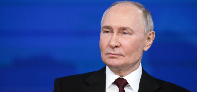 Путин поддерживает диалог с Ираном и Израилем, заявил Песков