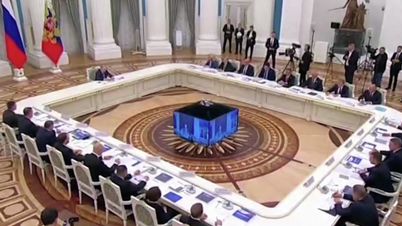 России нужно реализовать потенциал новых регионов, заявил Путин