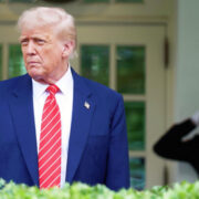 Трамп заявил, что Карлсон извинился за критику