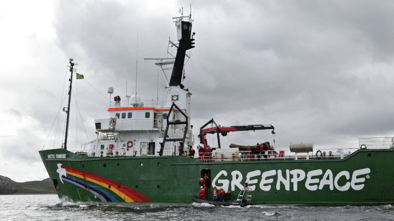 Власти Франции отказались пустить в Ниццу корабль Greenpeace