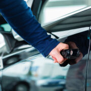 Дилеры оценили перспективы авторынка из-за снижения ключевой ставки